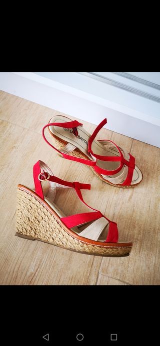 Sandalias cuña rojas y beige nº37