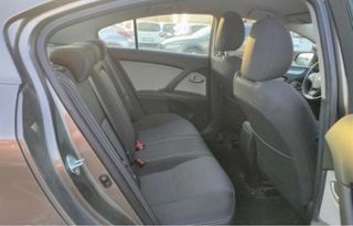 Toyota Avensis 2018 o cambio por peugeot