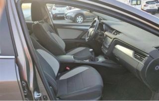 Toyota Avensis 2018 o cambio por peugeot