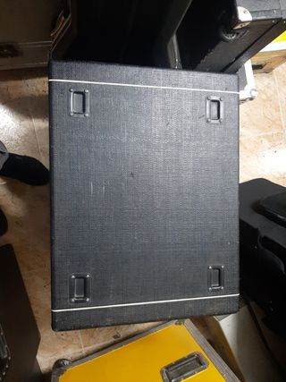 Pantalla de bajo Hiwatt Maxwatt B410