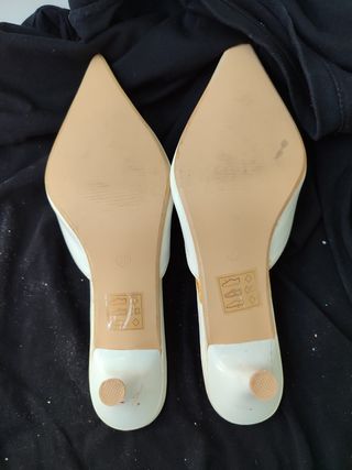 Zapatos blancos tacón bajo