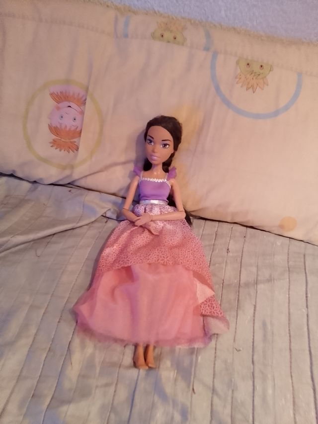 Muñeca Barbie grande