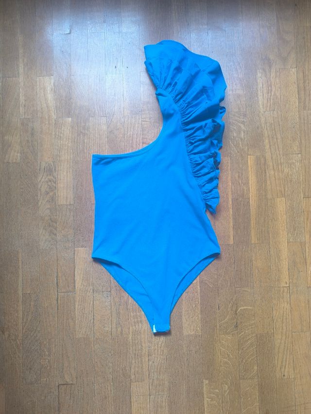 Body azul volante