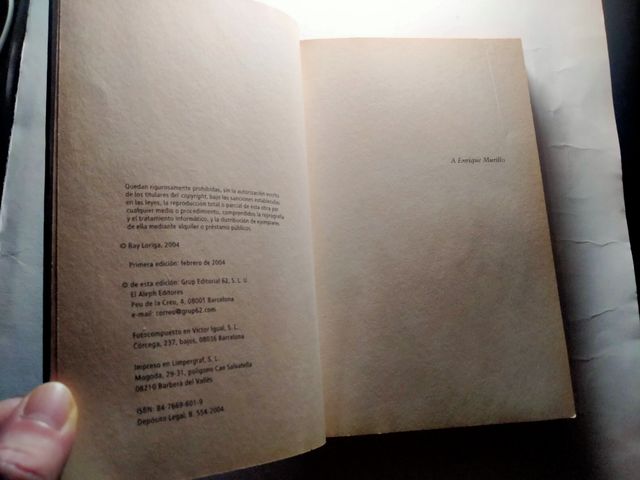 EL HOMBRE QUE INVENTÓ MANHATTAN. RAY LORIGA. 2004
