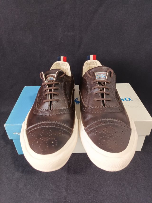 Zapatilllas El Ganso Talla 43 de piel
Marron