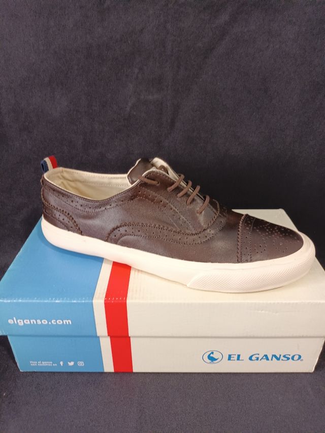Zapatilllas El Ganso Talla 43 de piel
Marron