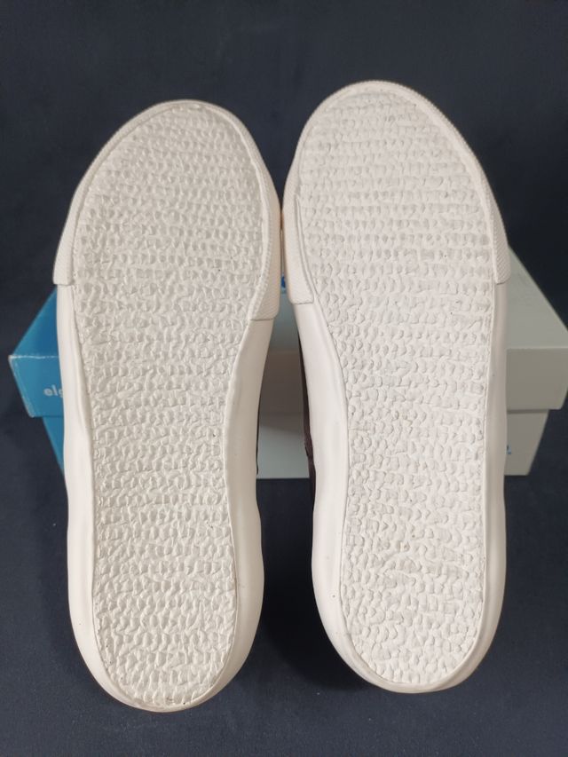 Zapatilllas El Ganso Talla 43 de piel
Marron