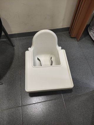 Trona Ikea bebé,con bandeja y sus patas,completa