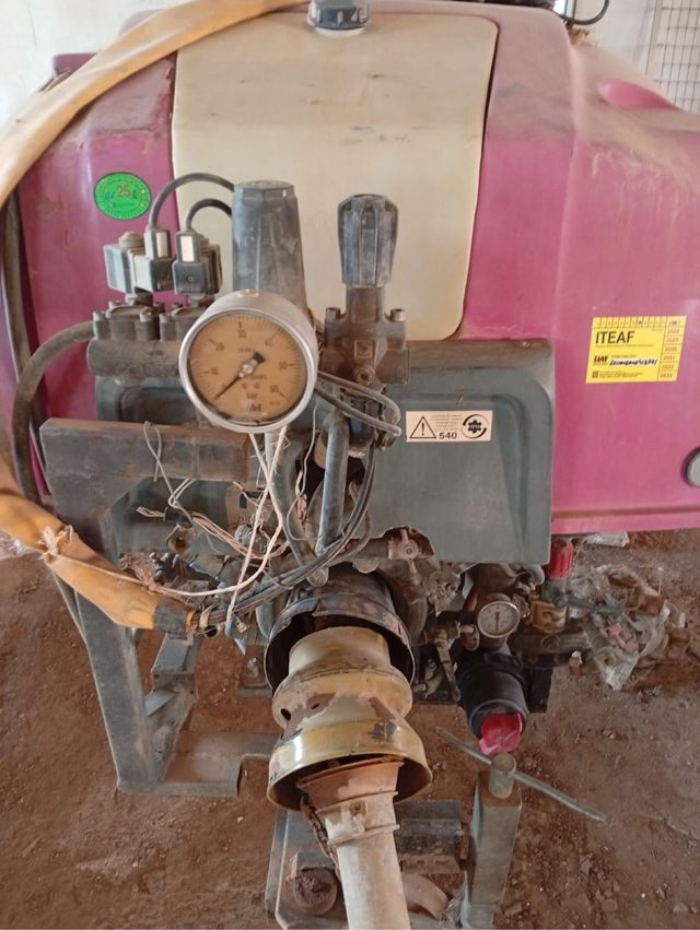 Atomizadora arrastre 2000 l