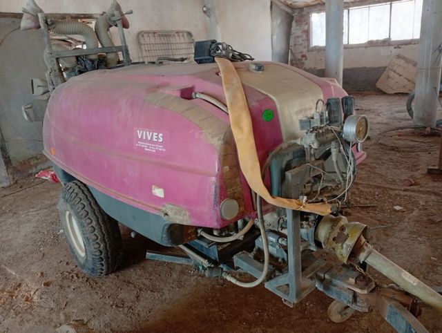 Atomizadora arrastre 2000 l