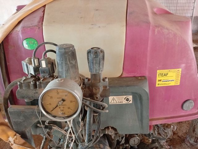 Atomizadora arrastre 2000 l