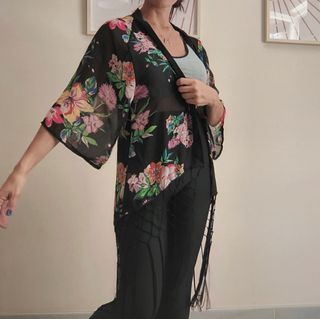 Kimono floral negro - Talla M