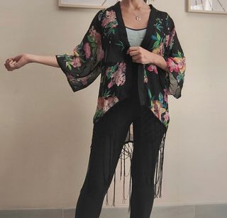 Kimono floral negro - Talla M