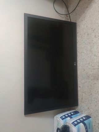 TV LG 50" negra no es smart tv