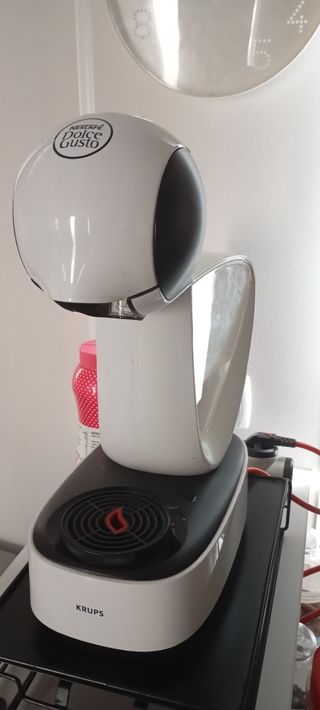 Cafetera Dolce Gusto - Blanca Está averiada.
