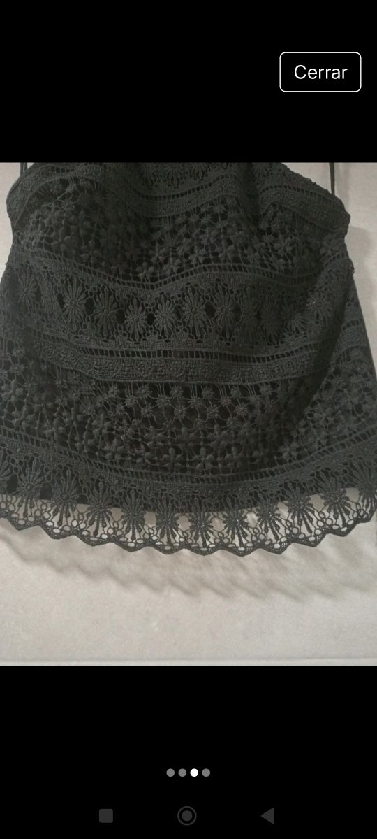 Top negro halter encaje