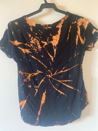 Camiseta Zara negra y naranja talla S