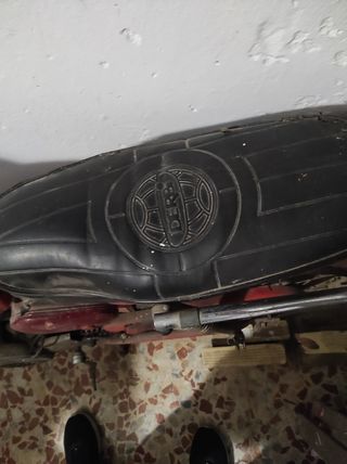 Moto clásica para restaurar