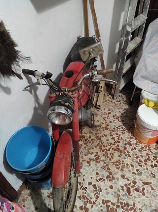 Moto clásica para restaurar
