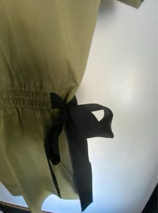 Vestido Zara verde militar c/lazos