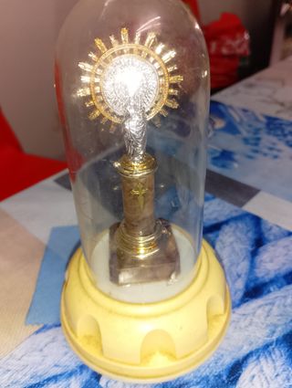 Virgen del Pilar en vitrina