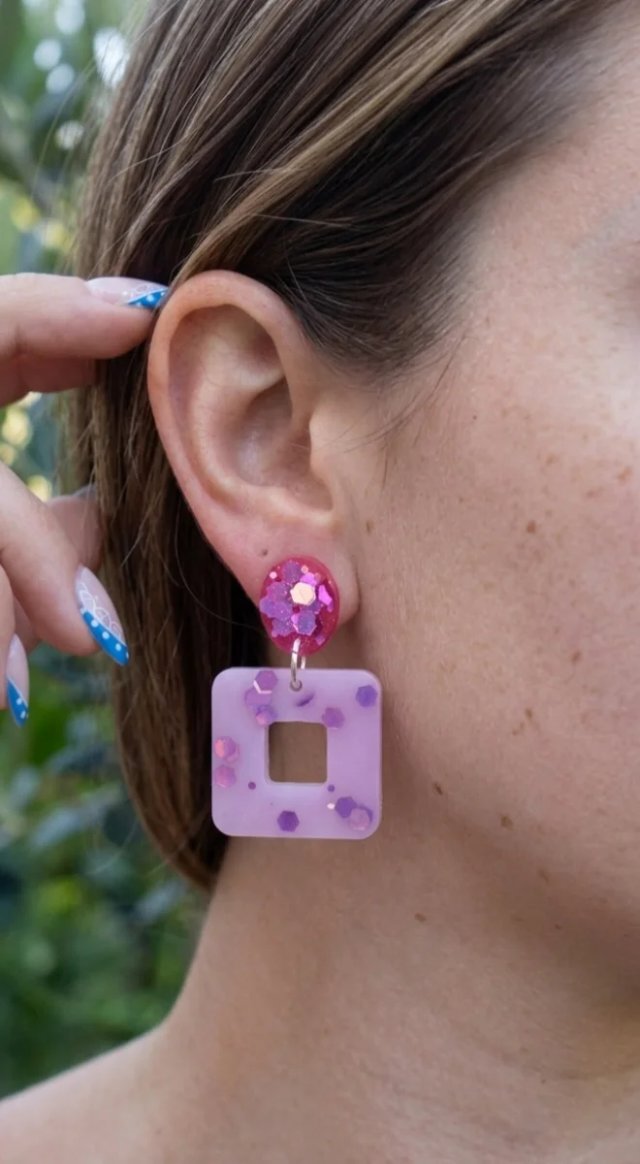Pendientes resina rosa morado