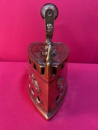 Plancha antigua dorada vintage