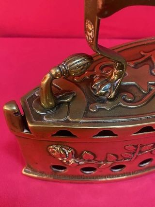 Plancha antigua dorada vintage