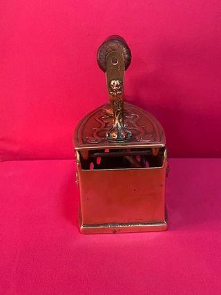 Plancha antigua dorada vintage