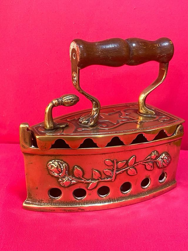 Plancha antigua dorada vintage