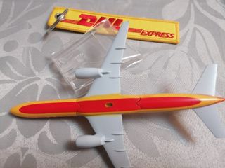 Avión DHL + Llavero: ¡Coleccionables!