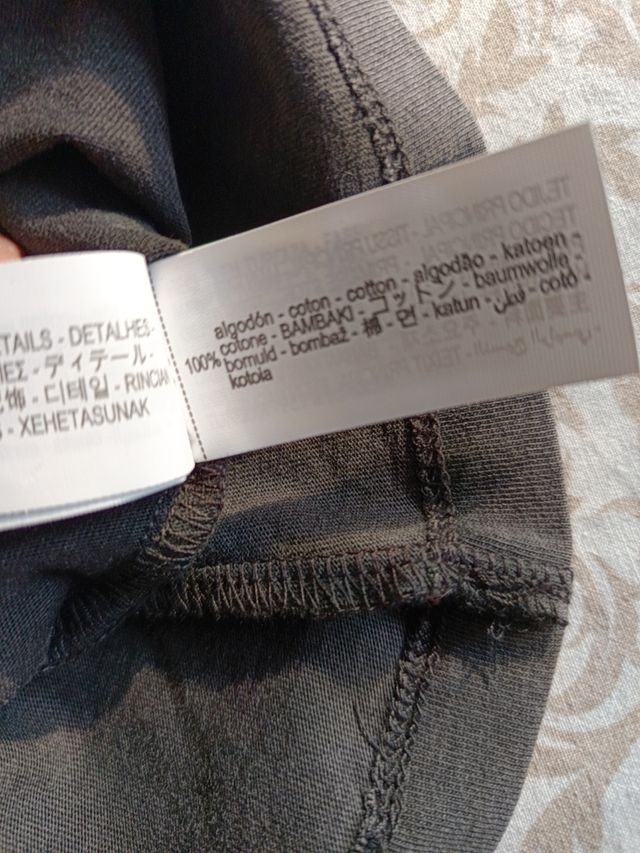 Camiseta Zara gris con pedrería talla SM