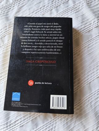 Luna nueva. Traducción de José Miguel Pallares.