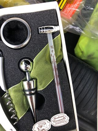Set regalo vino Enoteca - apribottiglie e tappo
