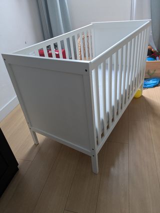 Cuna convertible cama bebé