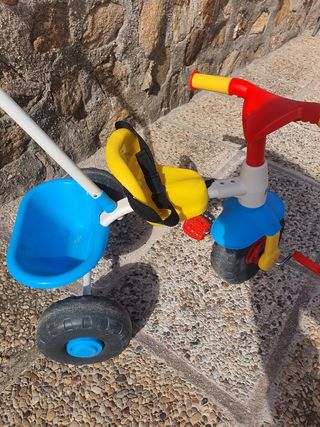 Triciclo infantil Feber, multicolor