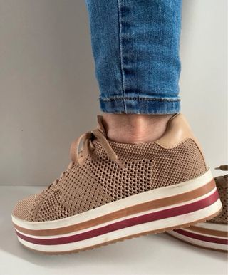 Stradivarius Zapatillas plataforma beige talla 38