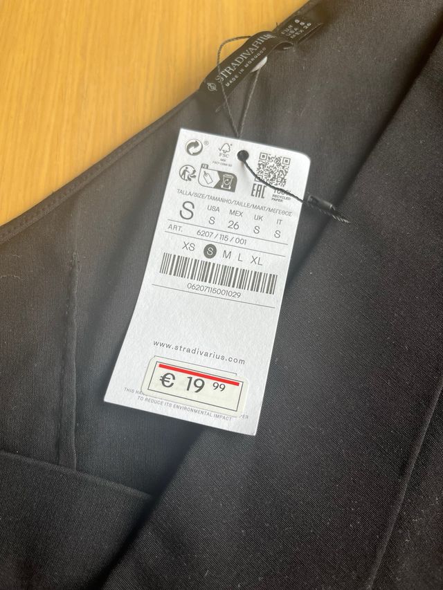 Top negro Stradivarius - Talla S