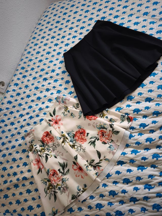 2 Faldas: negra y floral