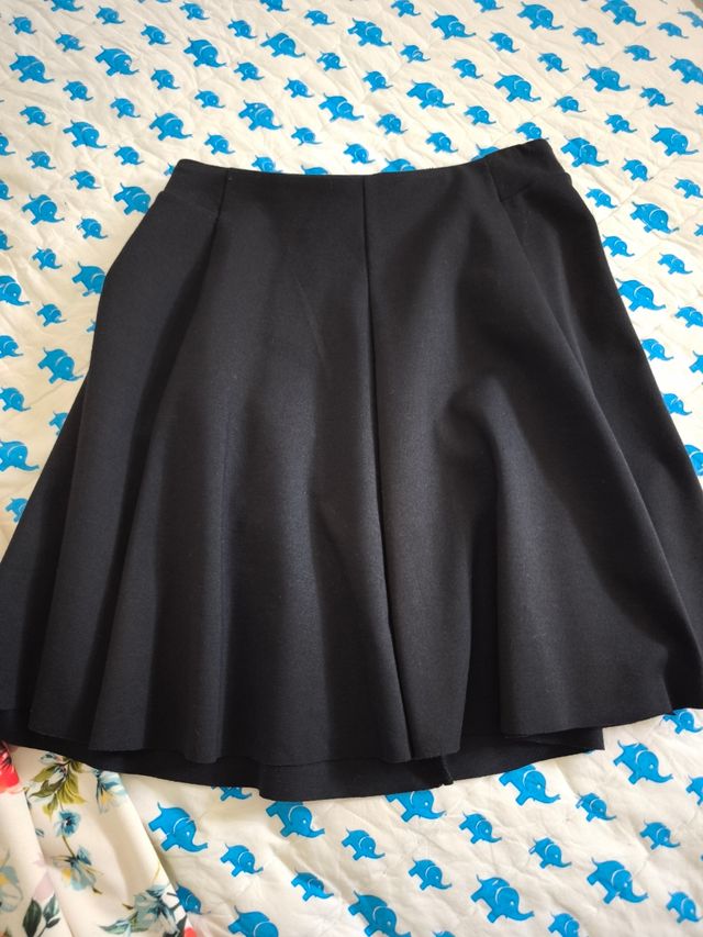 2 Faldas: negra y floral