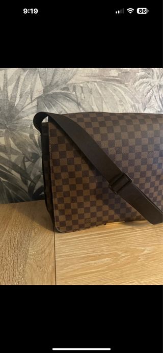 Bolso Louis Vuitton marrón