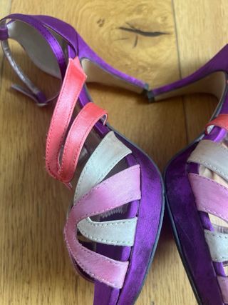 Sandalias multicolor tacón