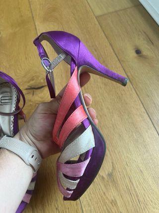 Sandalias multicolor tacón