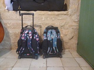 2 Mochilas Totto con ruedas