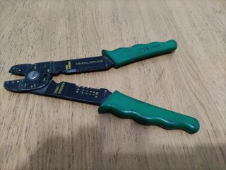 Alicates pelacables - herramienta