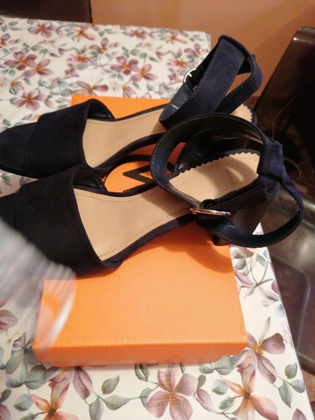 Sandalias tacón azul marino