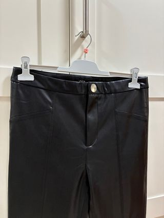 Pantalones cuero Zara