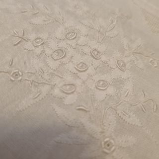 Pañuelo antiguo bordado flores