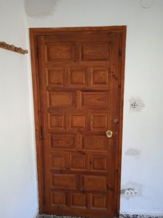 2 Puertas madera maciza clásicas
