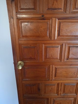 2 Puertas madera maciza clásicas